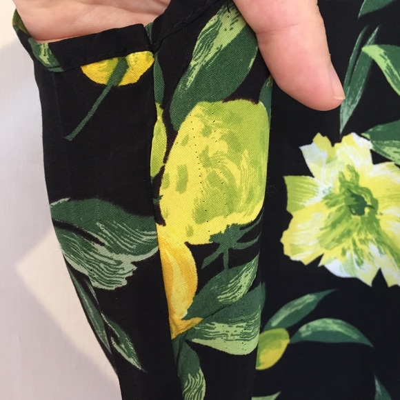 Black Fruit Print Square-neck Button Up Tank Top - Picture 6 of 6